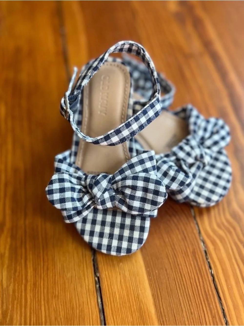NWOT Navy Blue & White Gingham Bow Sandals